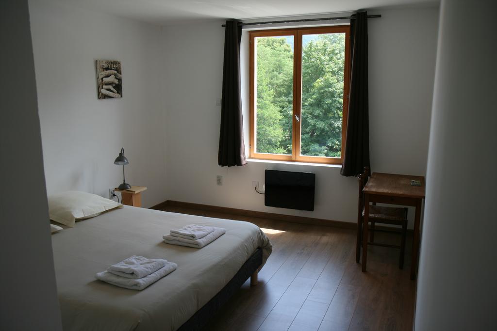 Hotel Restaurant Du Pecheur Lavoute-Chilhac Room photo